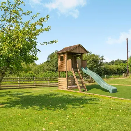 5 Bed In Oc-r35029 *